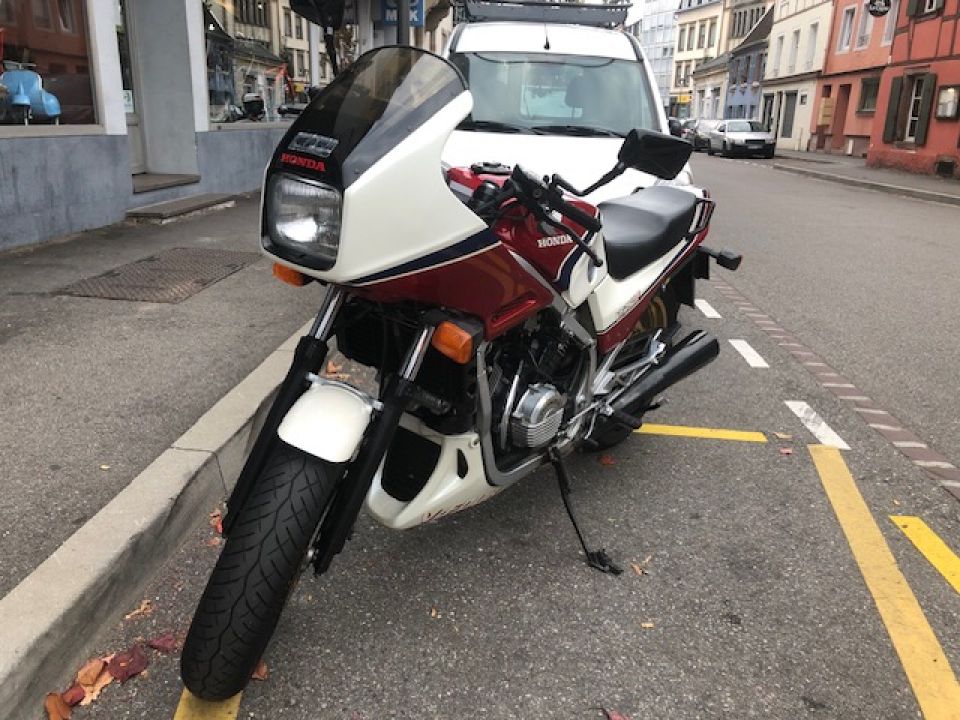 HONDA VFR 750 F 4