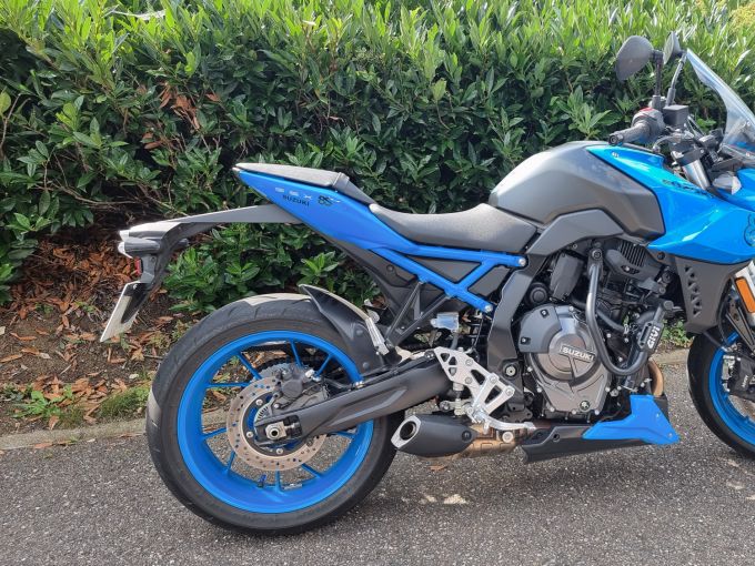 SUZUKI GSX-8S 4