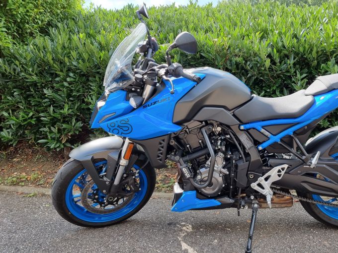 SUZUKI GSX-8S 4