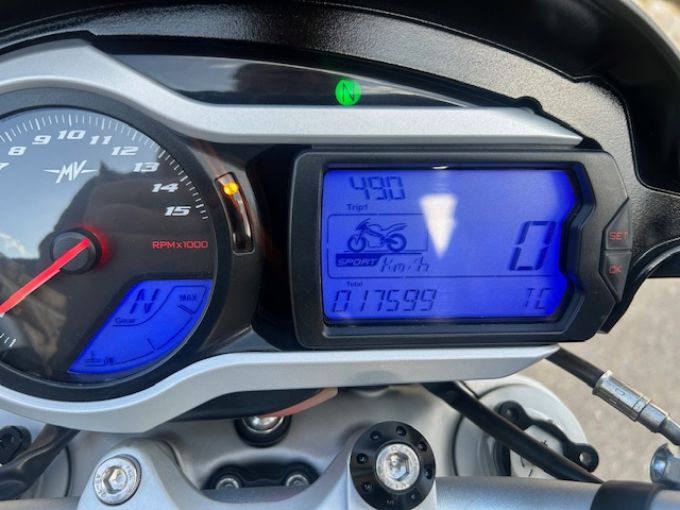 MV AGUSTA BRUTALE 1090 R 4
