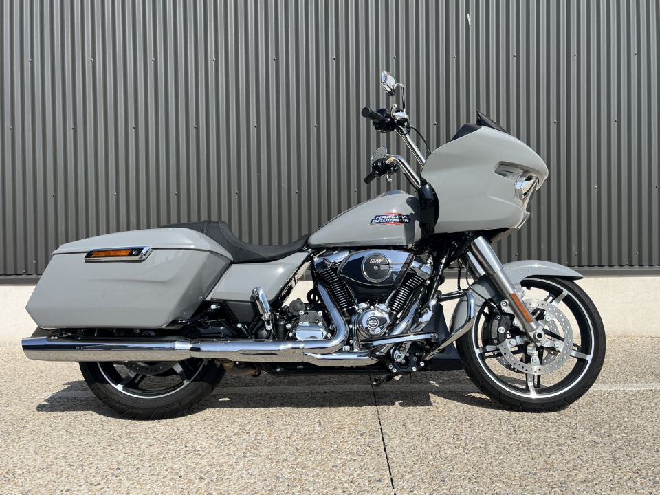 HARLEY-DAVIDSON TOURING ROAD GLIDE 1923 4