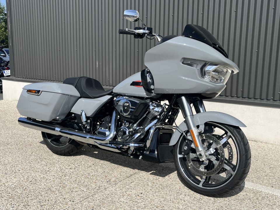 HARLEY-DAVIDSON TOURING ROAD GLIDE 1923 4