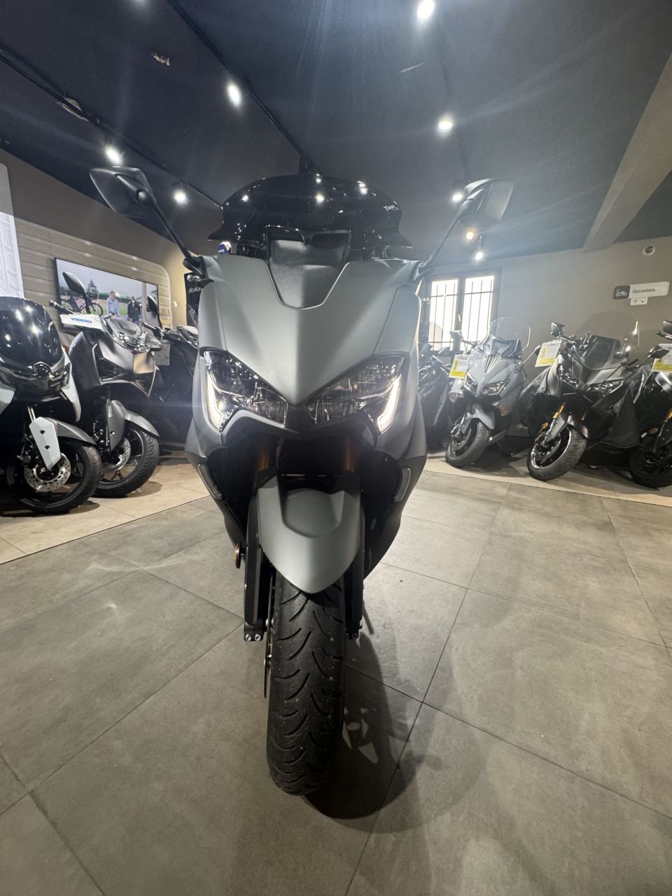 YAMAHA XP T-MAX 560 TECH MAX KAMO 4