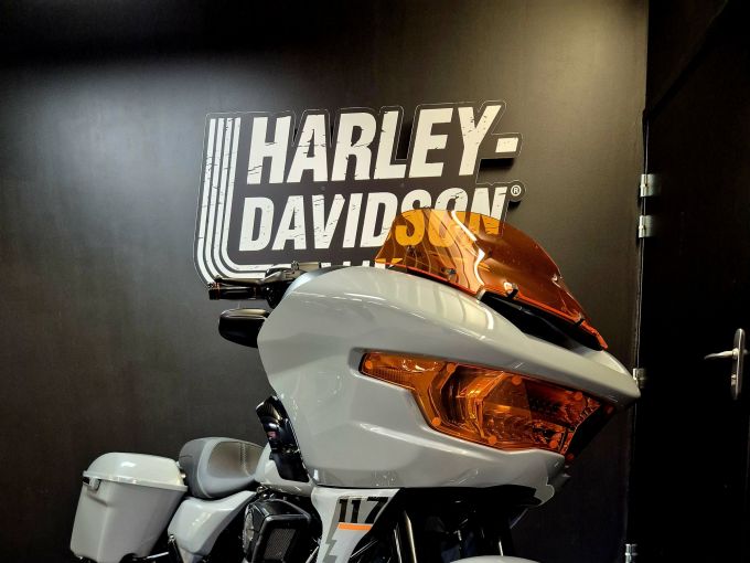 HARLEY-DAVIDSON TOURING ROAD GLIDE 1923 4