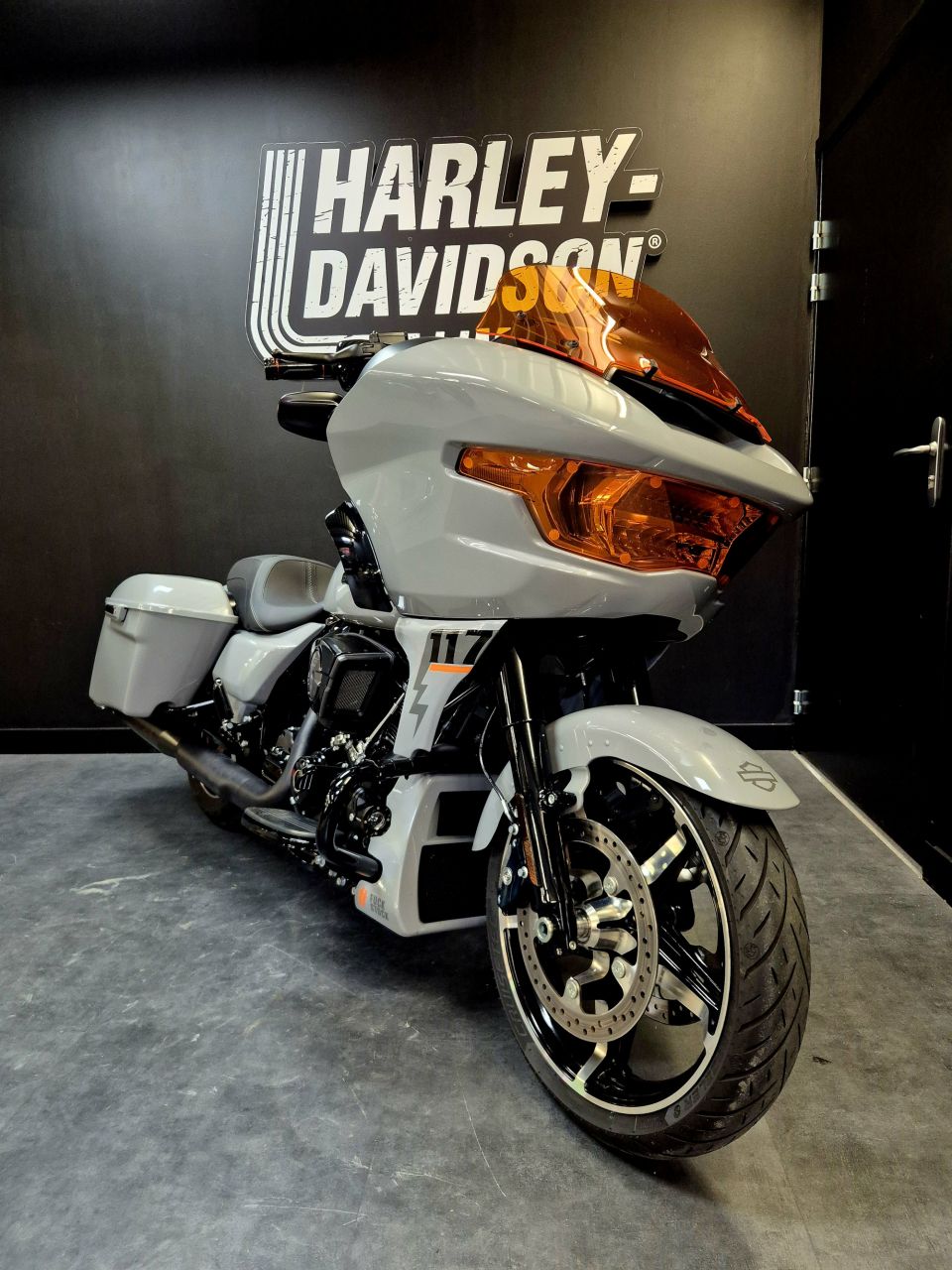 HARLEY-DAVIDSON TOURING ROAD GLIDE 1923 4