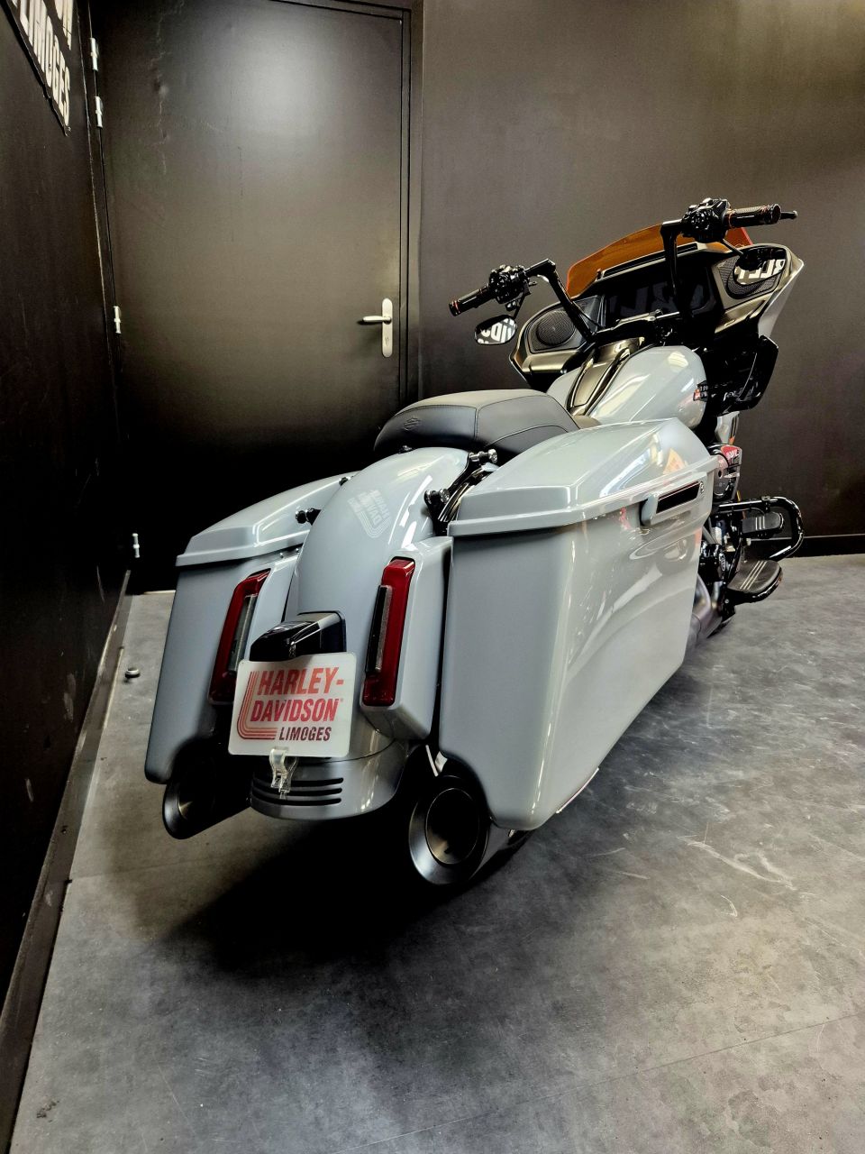 HARLEY-DAVIDSON TOURING ROAD GLIDE 1923 4