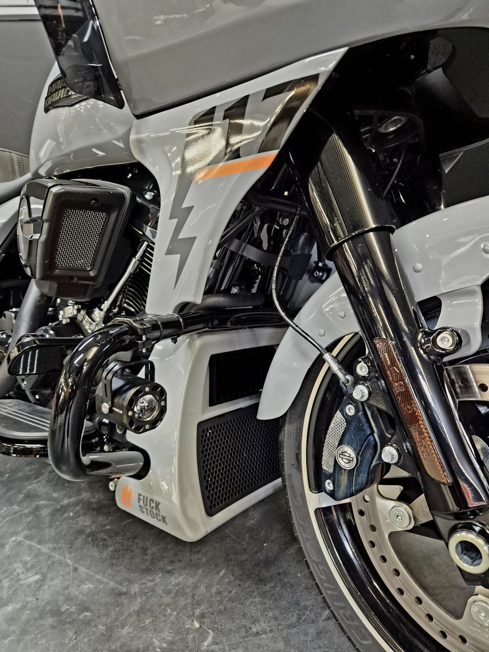 HARLEY-DAVIDSON TOURING ROAD GLIDE 1923 4