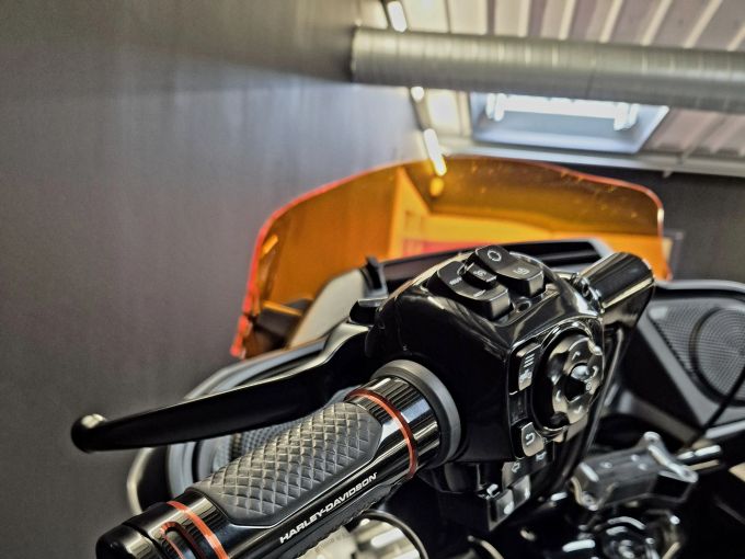 HARLEY-DAVIDSON TOURING ROAD GLIDE 1923 4