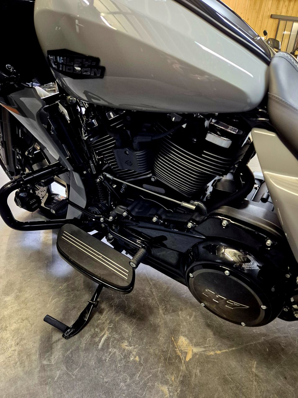 HARLEY-DAVIDSON TOURING ROAD GLIDE 1923 4