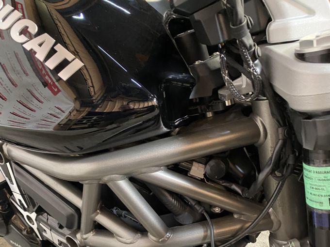 DUCATI X-DIAVEL S 4