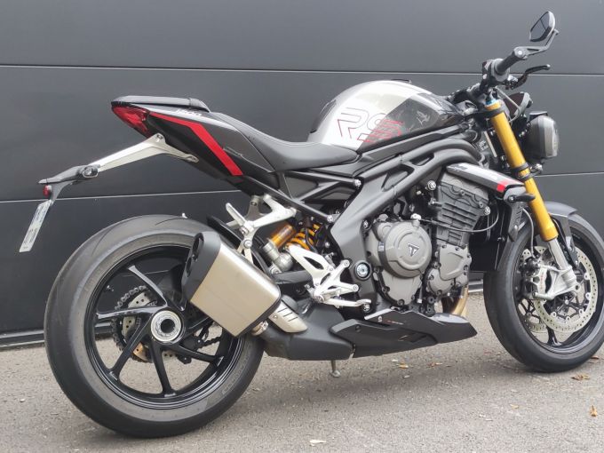 TRIUMPH SPEED TRIPLE 1200 RS 4