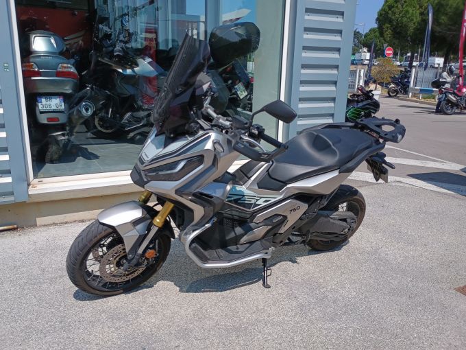 HONDA X-ADV 4