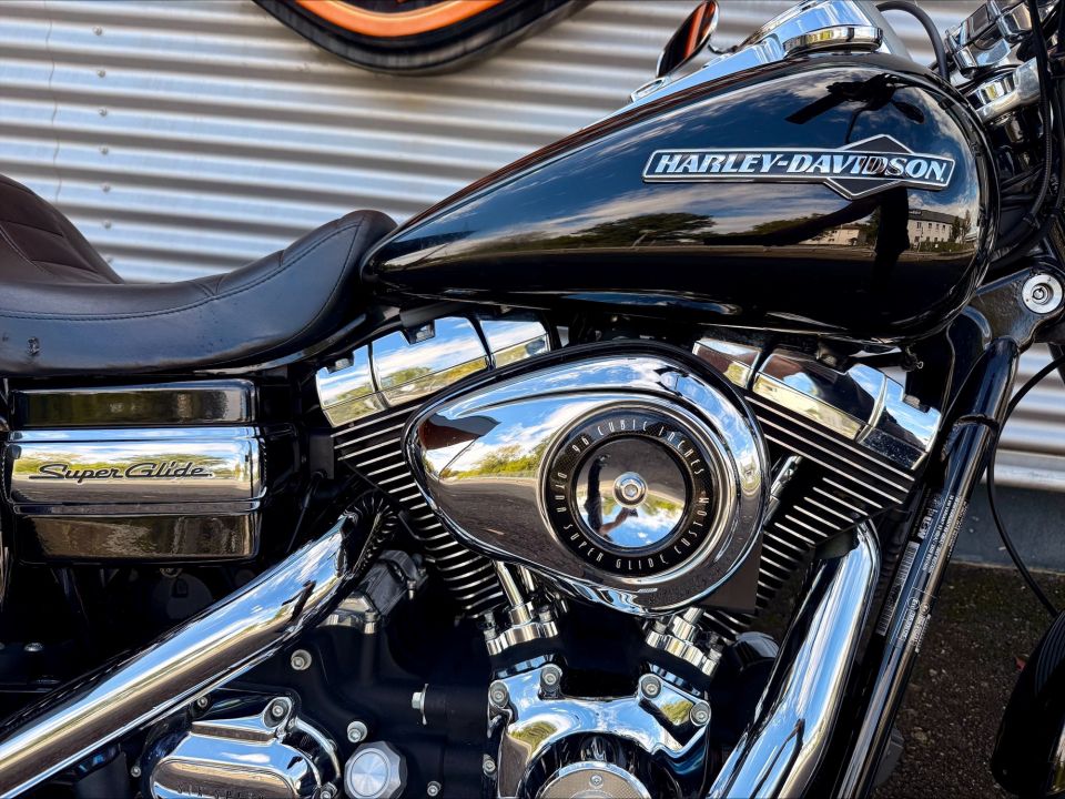 HARLEY-DAVIDSON DYNA SUPER GLIDE 1584 4