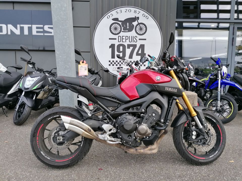 YAMAHA MT-09 4