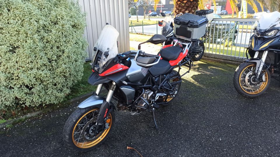 QJ MOTOR SRT 700 X TOURING 4