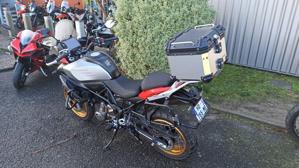 QJ MOTOR SRT 700 X TOURING 4