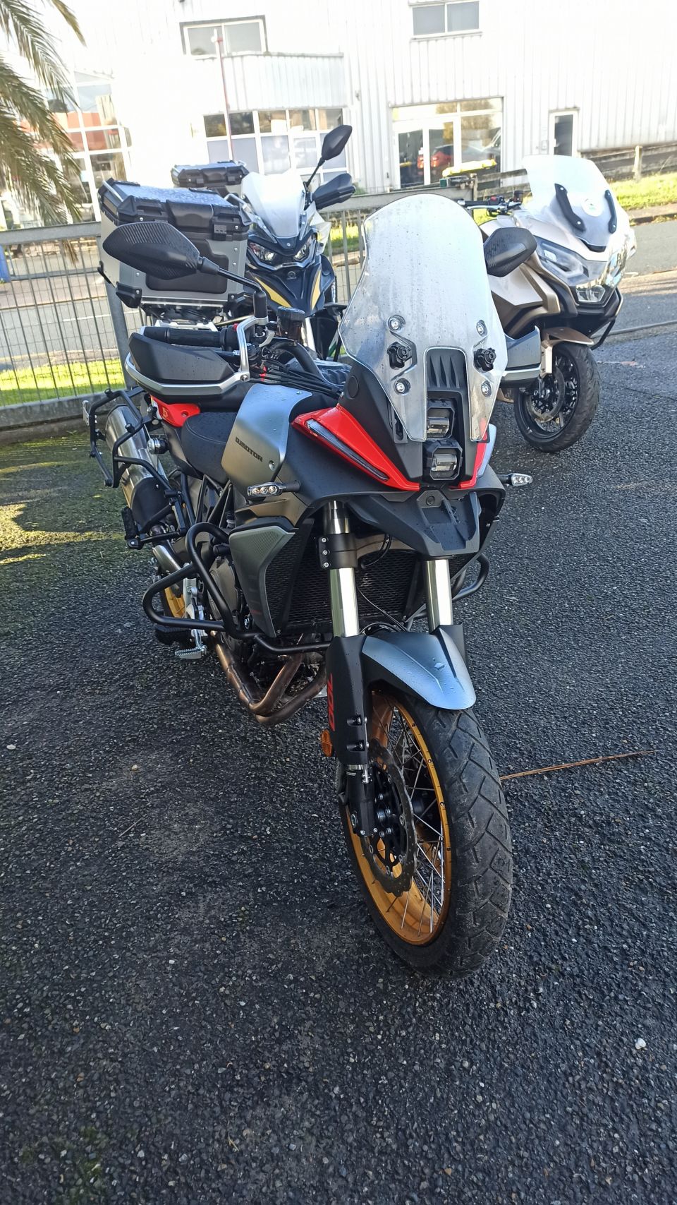 QJ MOTOR SRT 700 X TOURING 4