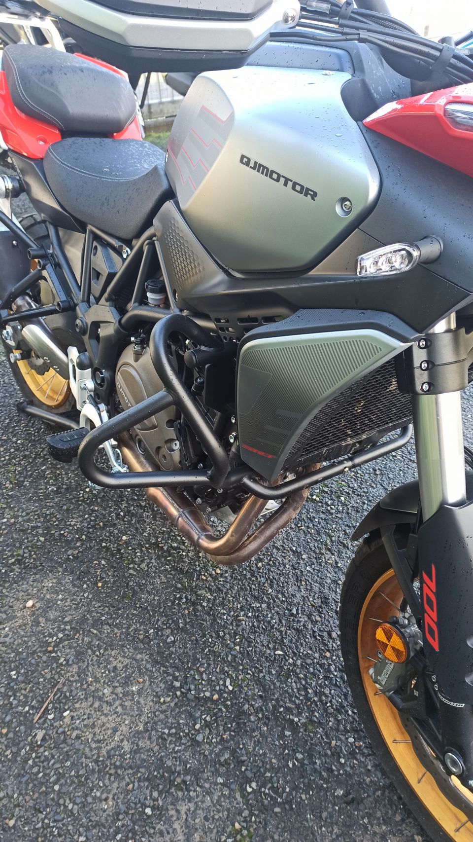 QJ MOTOR SRT 700 X TOURING 4