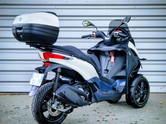 PIAGGIO MP3 300 HPE SPORT ABS ASR 4