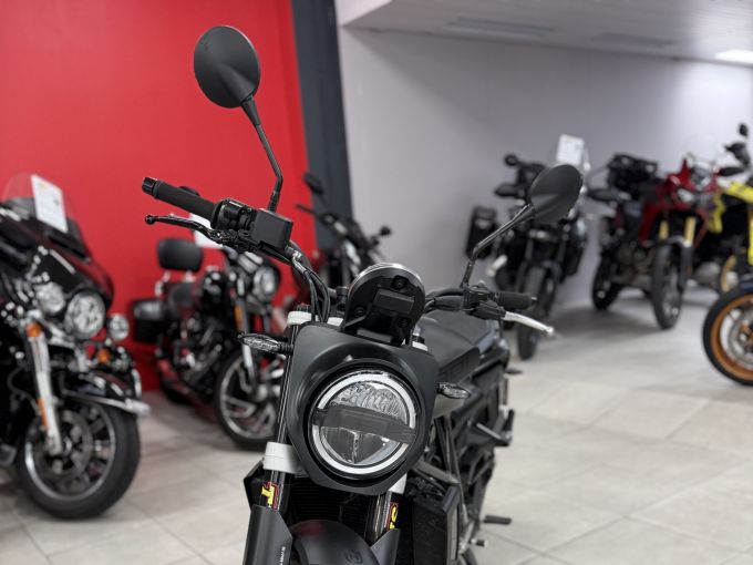 HUSQVARNA SVARTPILEN 701 4