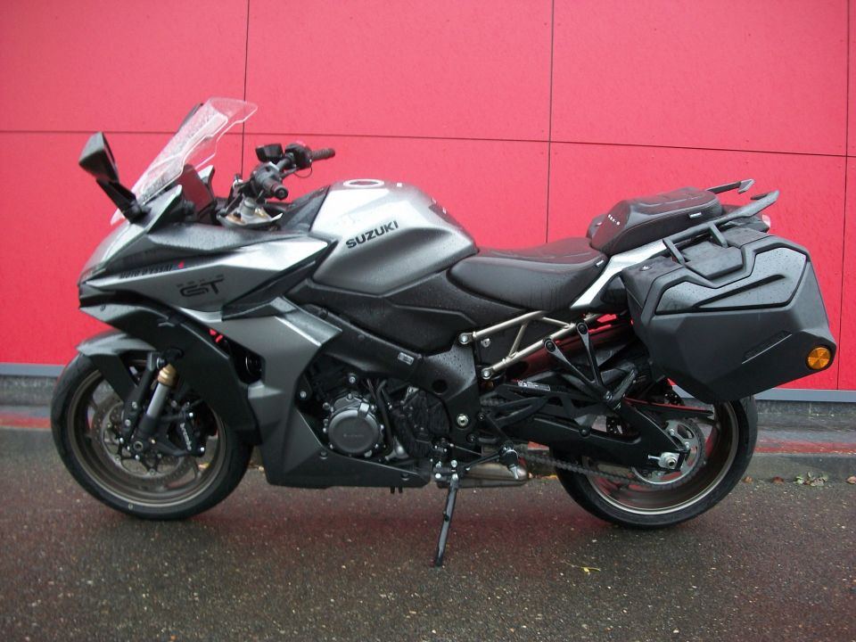 SUZUKI GSX-S 1000 GT 4