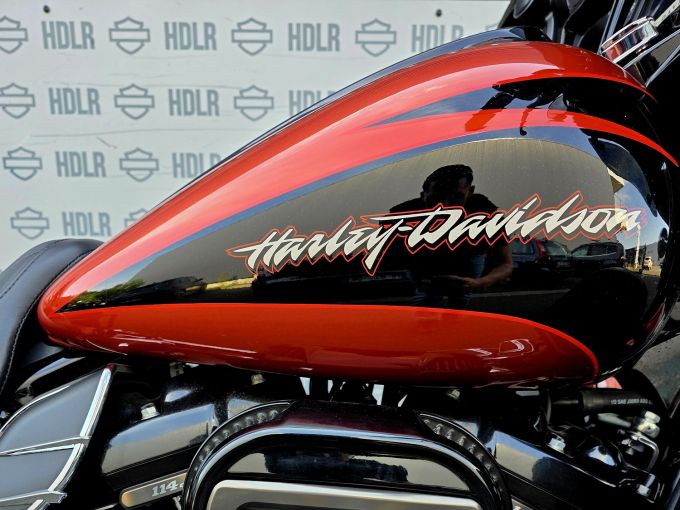 HARLEY-DAVIDSON TOURING STREET GLIDE 1868 CVO 4