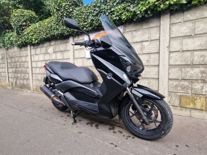 YAMAHA XMAX 125 4
