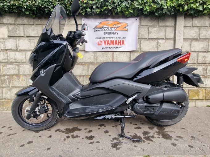 YAMAHA XMAX 125 4