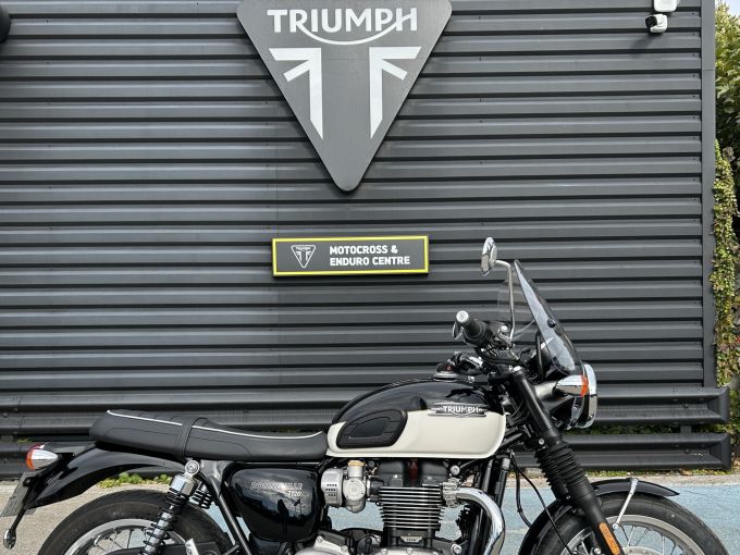 TRIUMPH BONNEVILLE T120 4