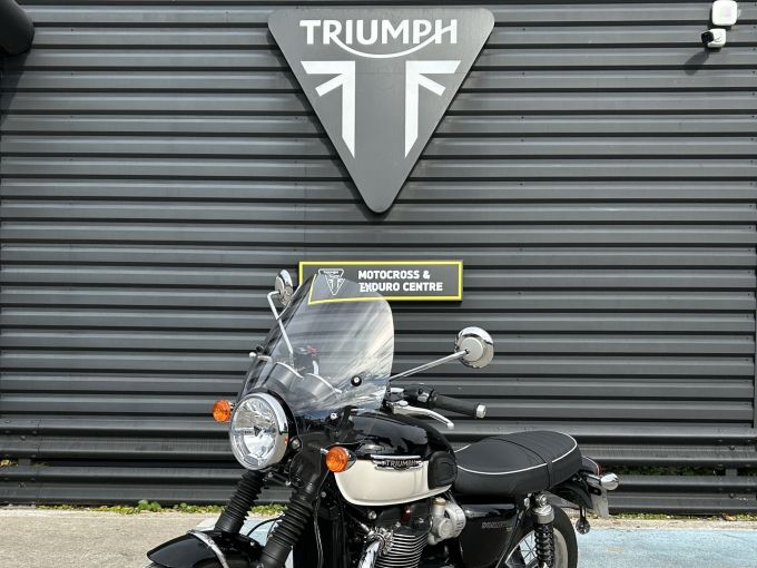 TRIUMPH BONNEVILLE T120 4