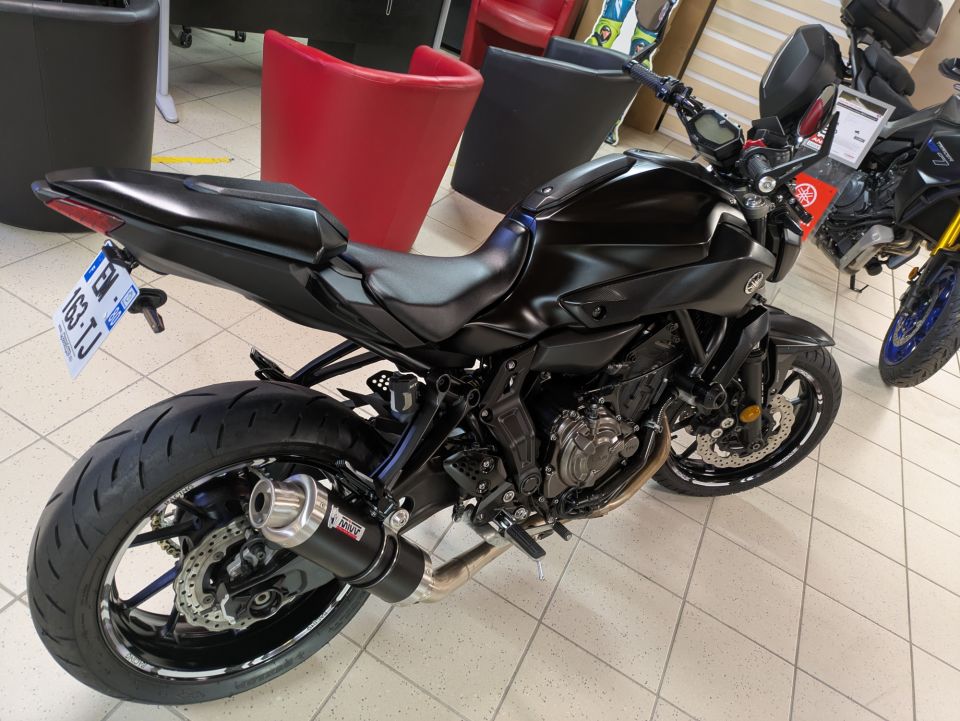 YAMAHA MT-07 (47.5CV) 4