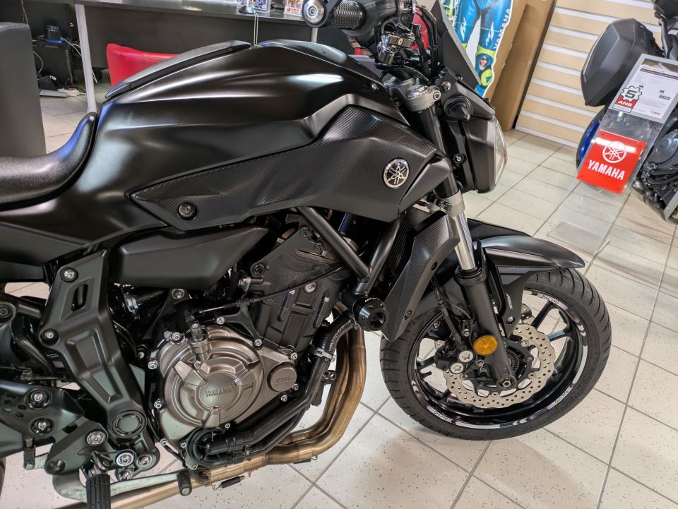 YAMAHA MT-07 (47.5CV) 4