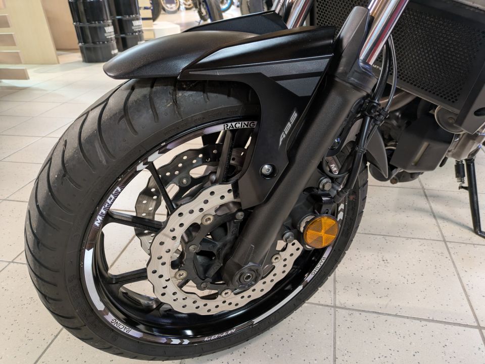 YAMAHA MT-07 (47.5CV) 4