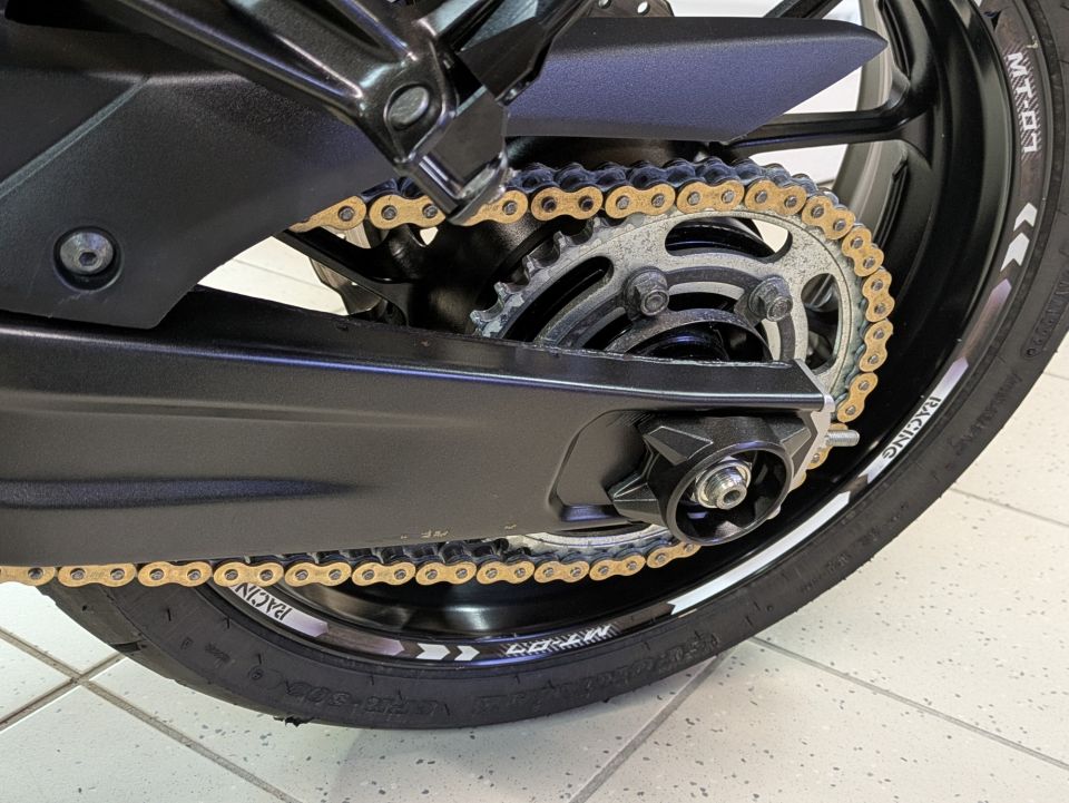 YAMAHA MT-07 (47.5CV) 4