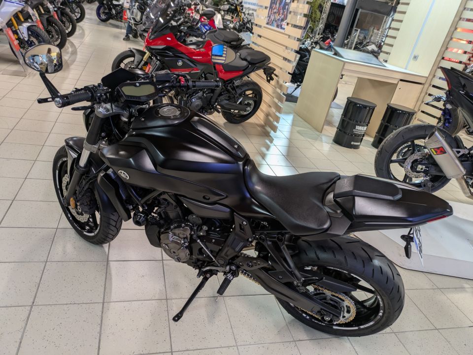 YAMAHA MT-07 (47.5CV) 4