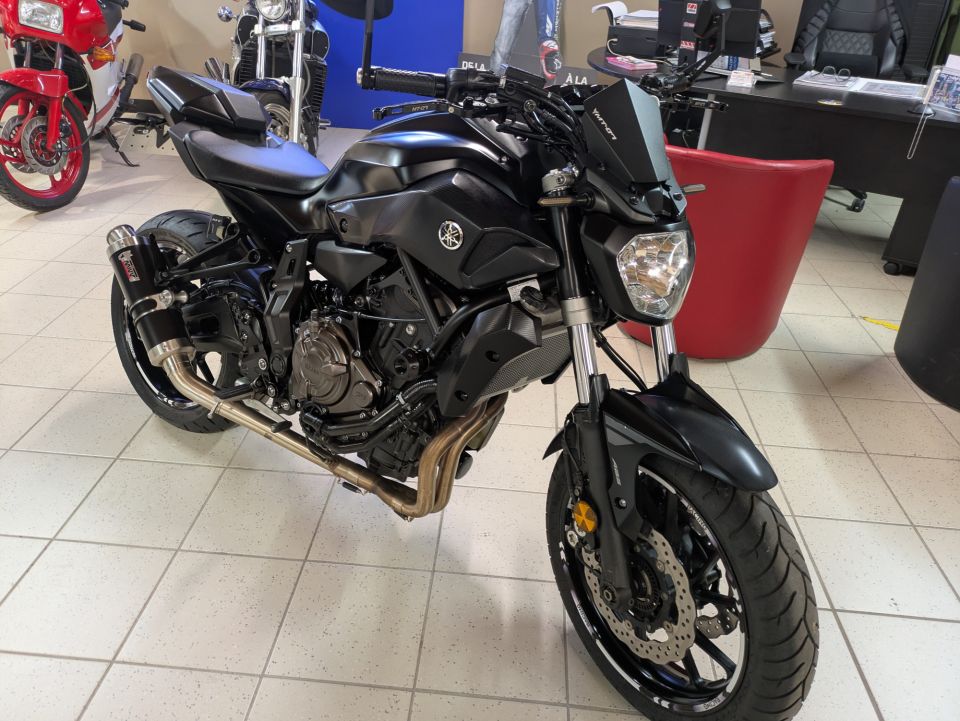 YAMAHA MT-07 (47.5CV) 4