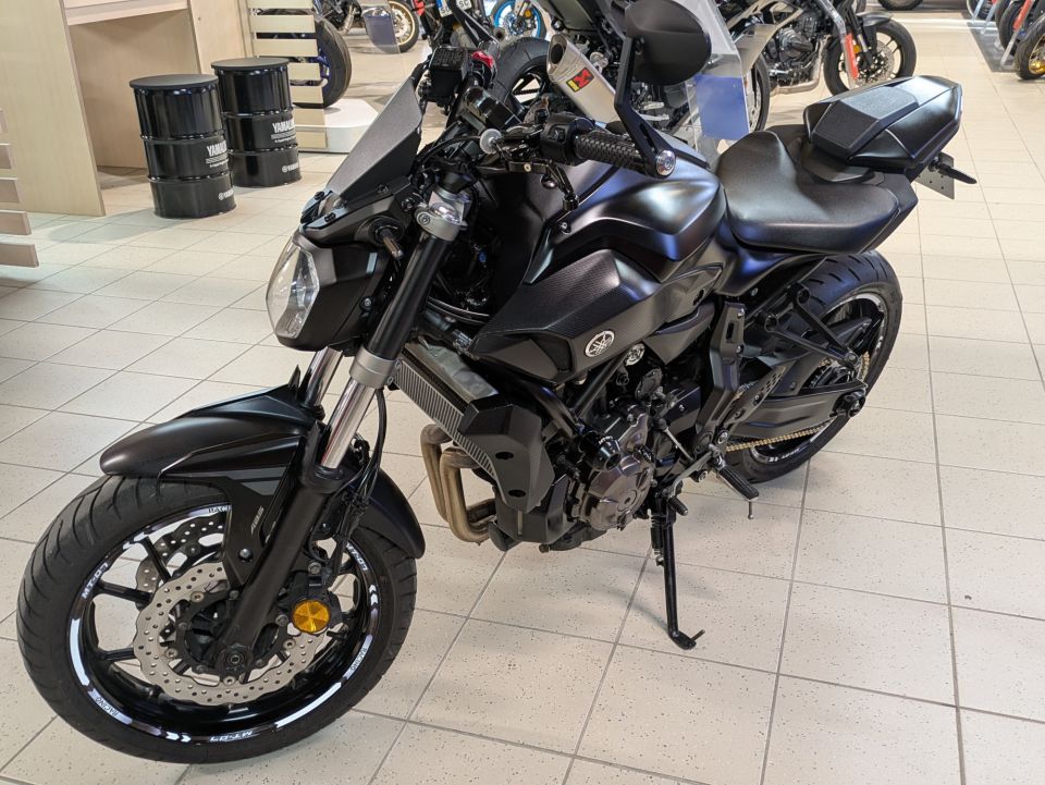 YAMAHA MT-07 (47.5CV) 4