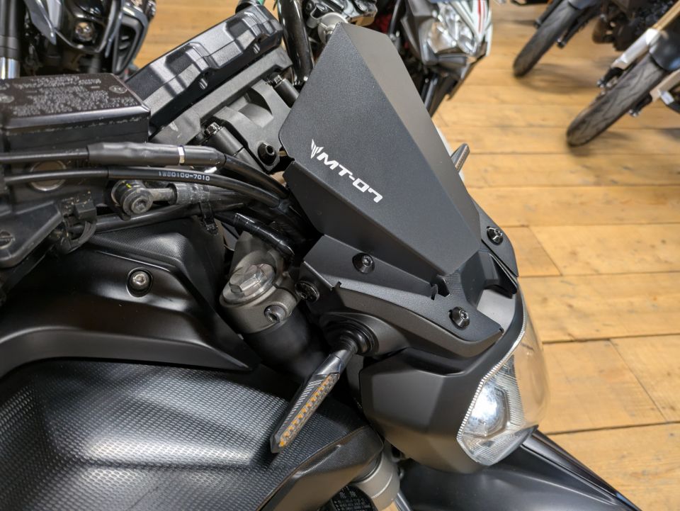 YAMAHA MT-07 (47.5CV) 4
