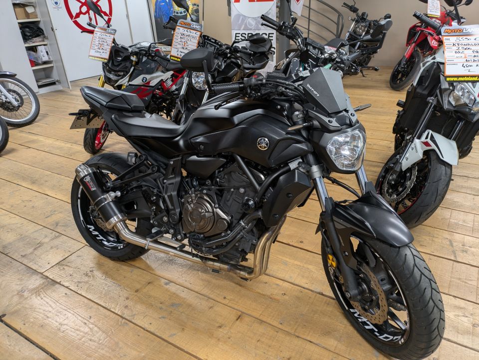 YAMAHA MT-07 (47.5CV) 4