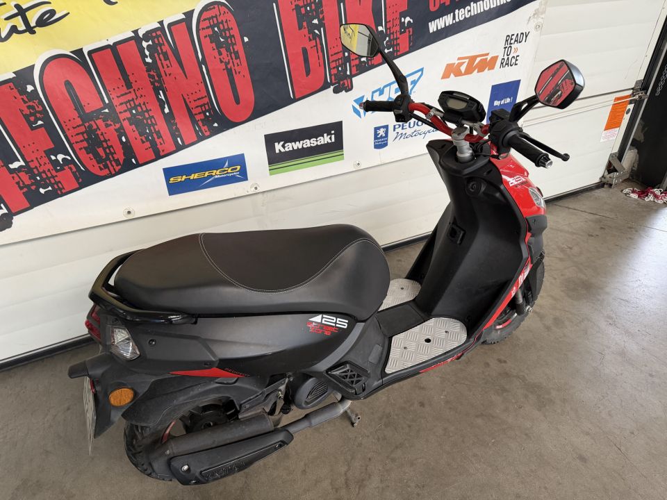 PEUGEOT STREET ZONE 50 4