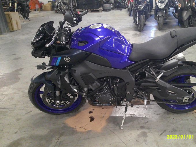 YAMAHA MT-10 4
