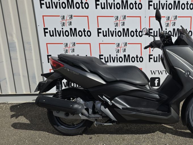 YAMAHA XMAX 125 4