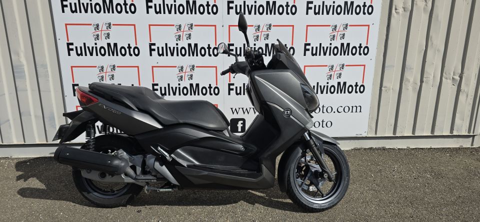 YAMAHA XMAX 125 4