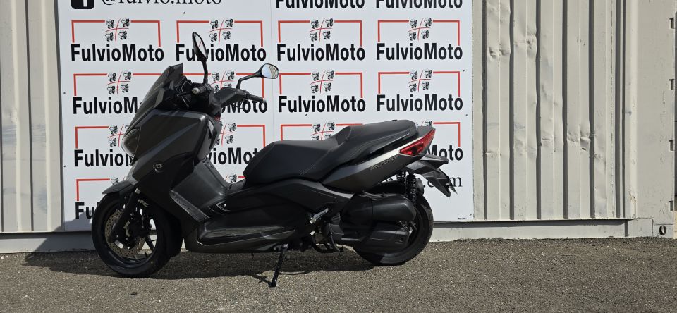YAMAHA XMAX 125 4