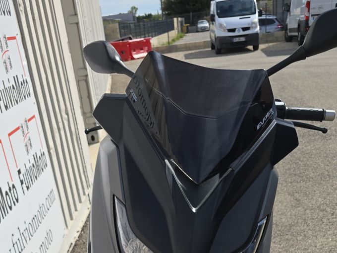 YAMAHA XMAX 125 4