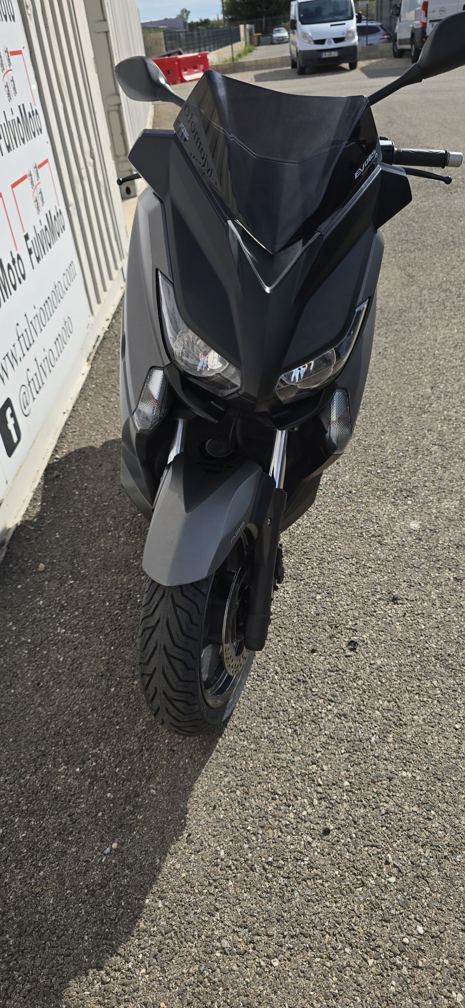 YAMAHA XMAX 125 4