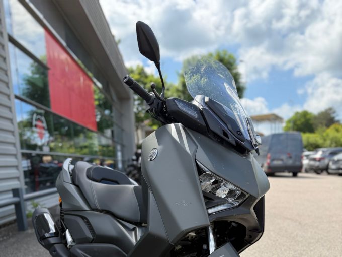 YAMAHA XMAX 300 4