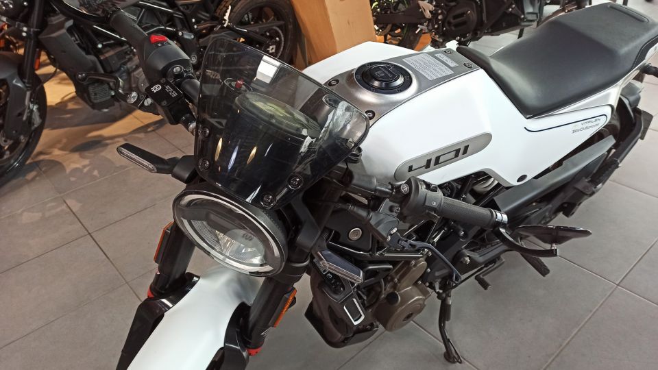 HUSQVARNA 401 VITPILEN 4