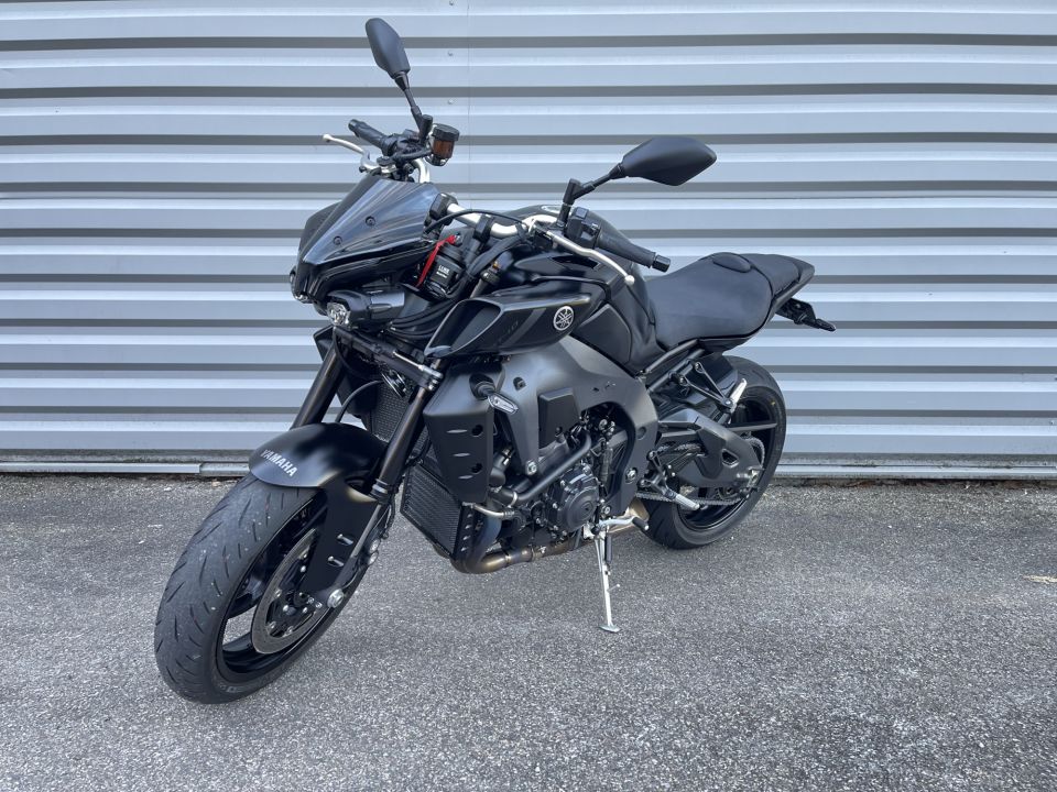 YAMAHA MT-10 4