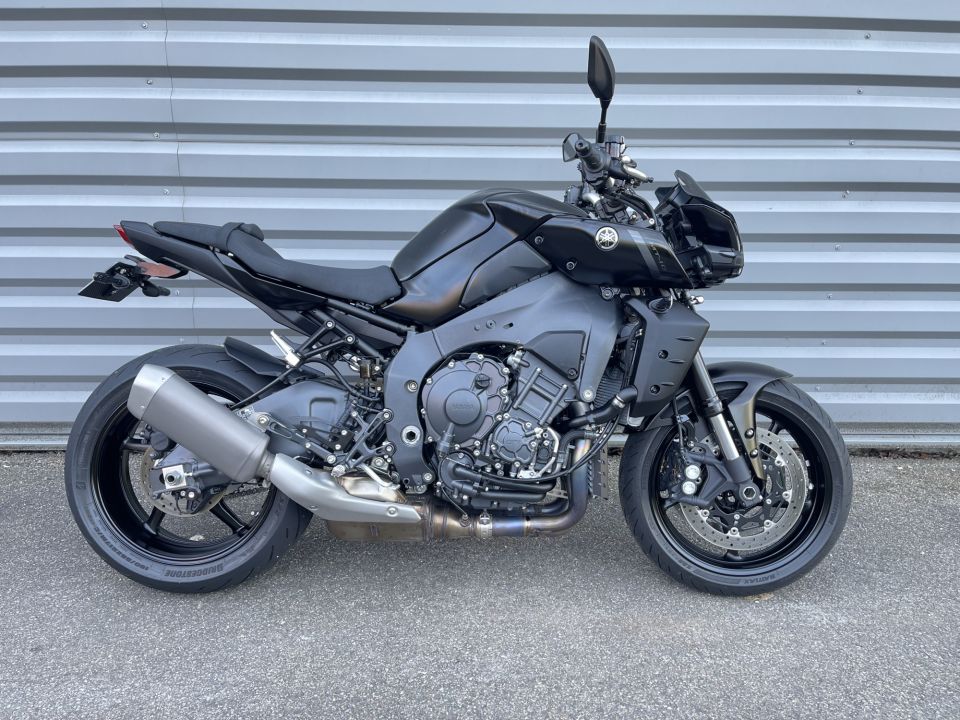 YAMAHA MT-10 4